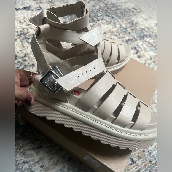 BRAND NEW! Benefit Womens Leather Adjustable Gladiator Sandals - Picture 3 of 7